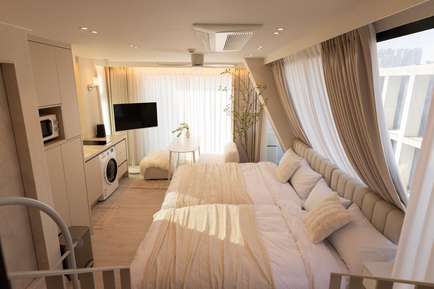 Hongdae #maru Yeonnam 3 # Cafe Street # Yeontral Park # Comfort # New Apartment Seoul